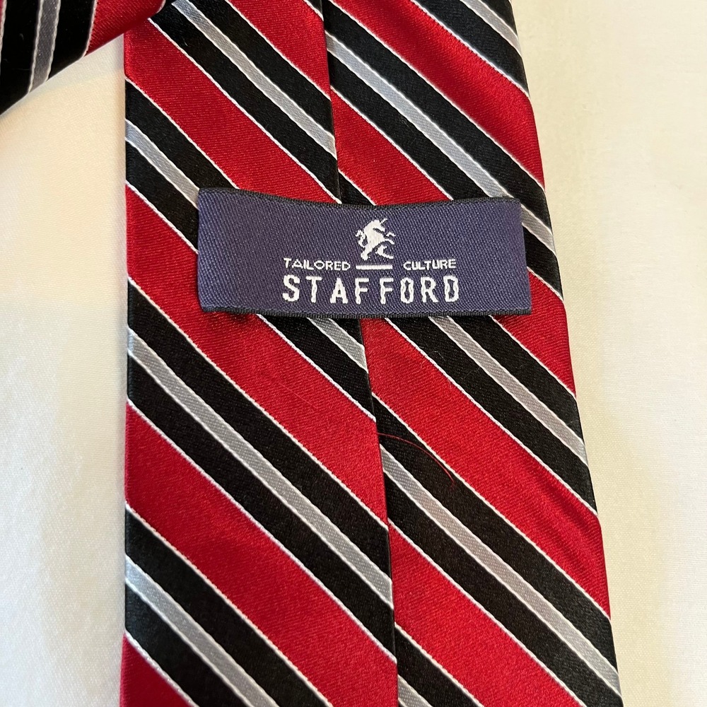 Stafford Mens Necktie Red Black Silver Striped 100%‎ Silk Tie - Picture 2 of 6